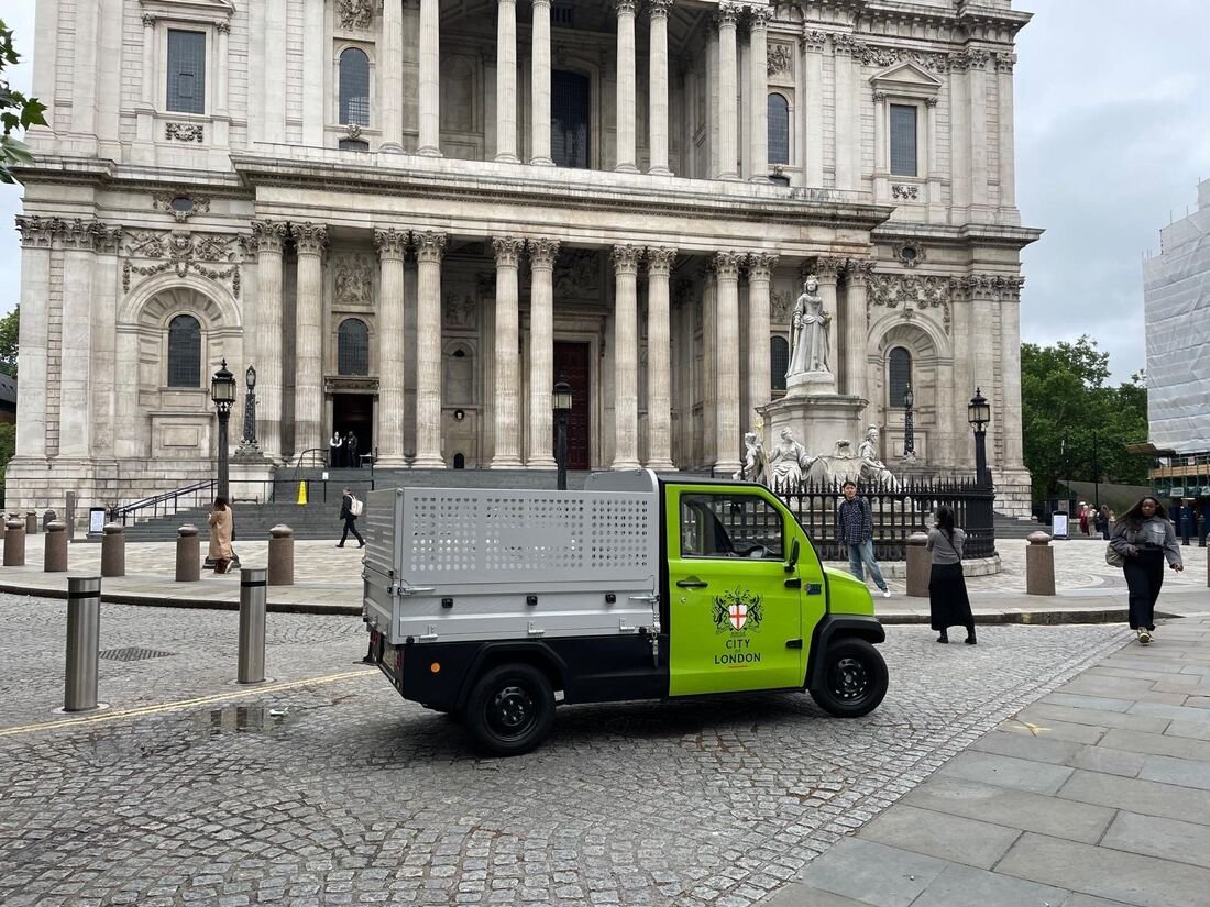 The City of London liveried CitySprint outside St Paul's Cathedral