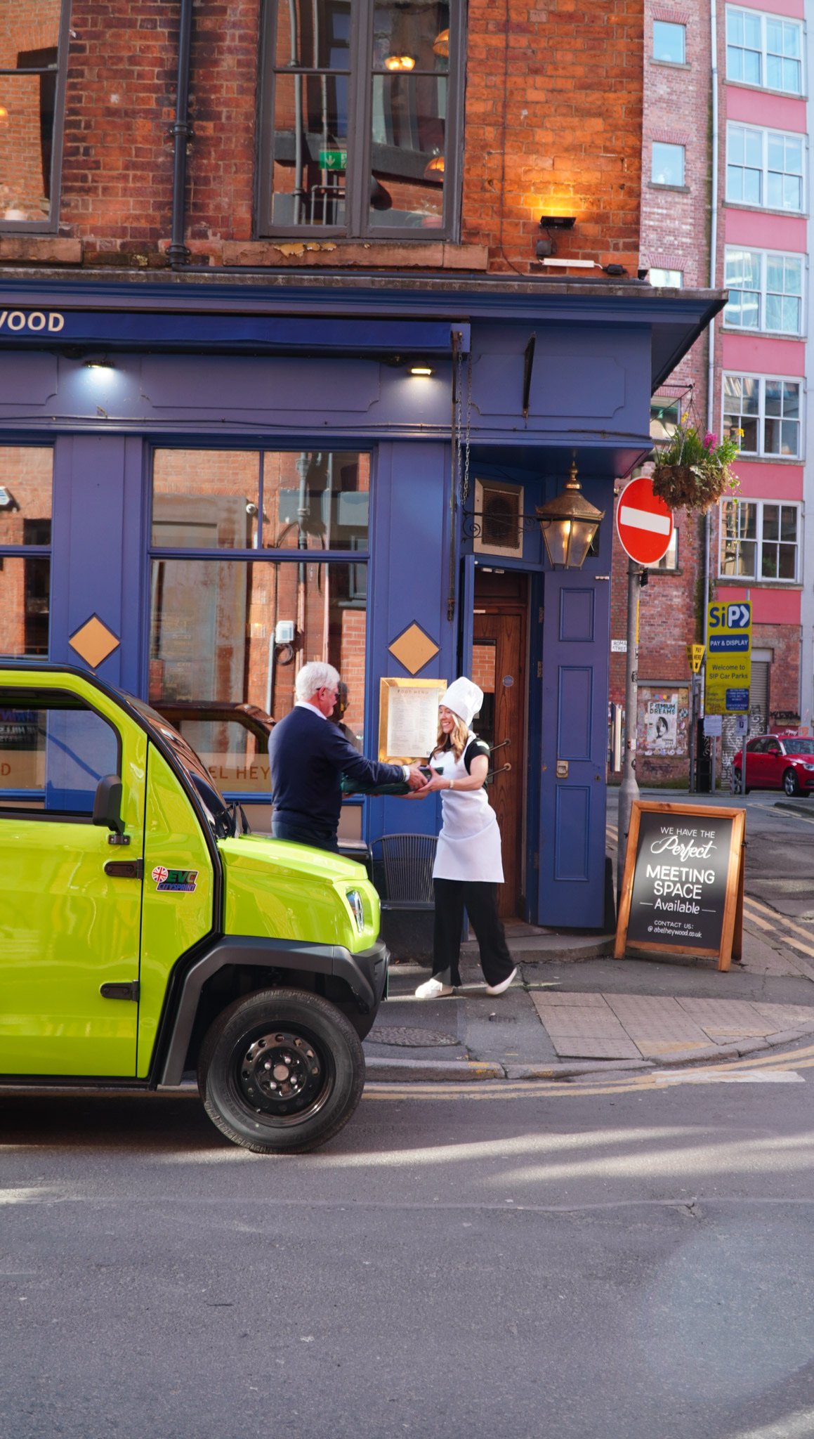 EVC CitySprint making a hospitality supply delivery